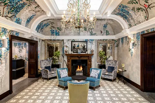Brown`s Hotel
