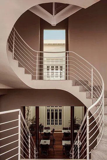 Hotel B